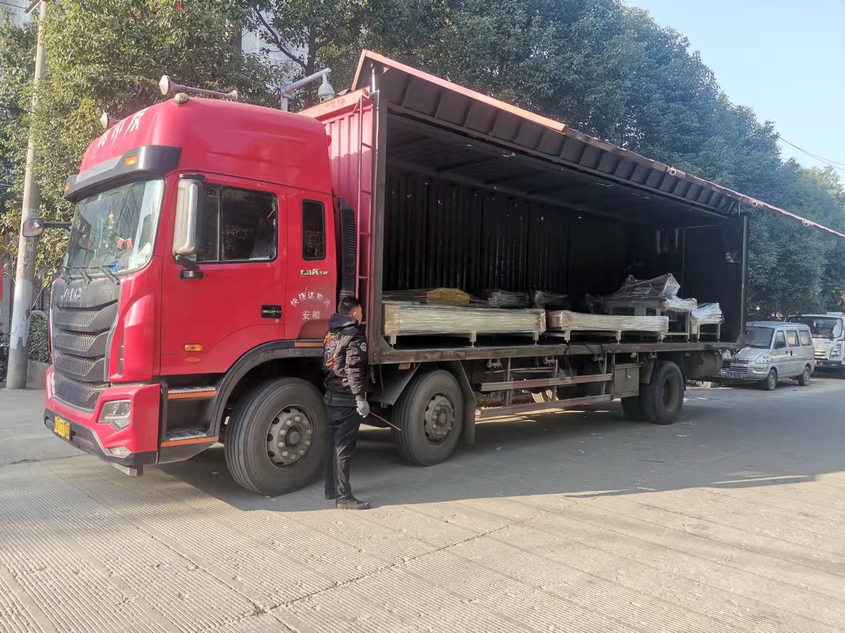 皮帶、滾筒輸送線發(fā)往安徽合肥客戶現(xiàn)場