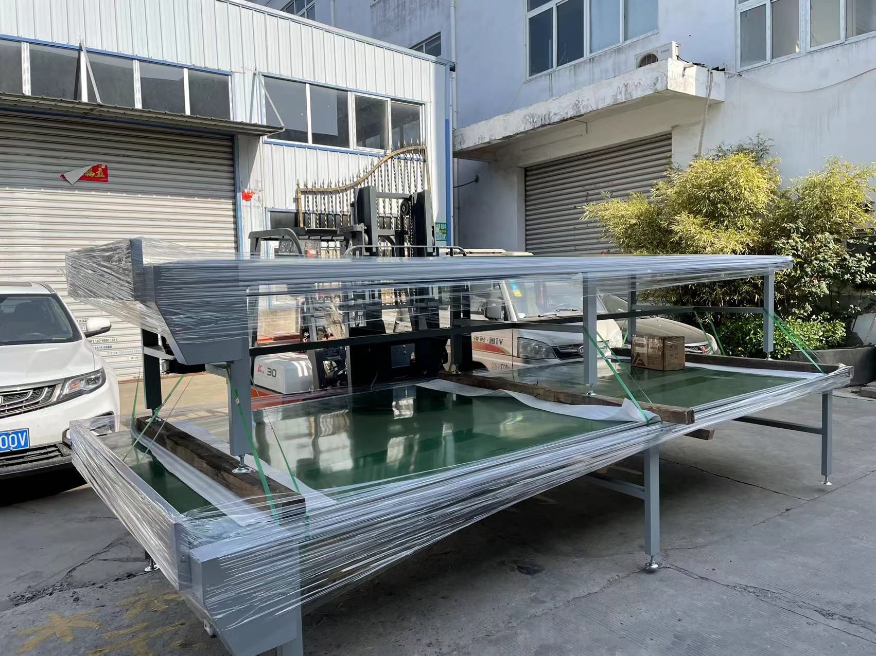 2臺寬型皮帶輸送機發(fā)往常州理想汽車