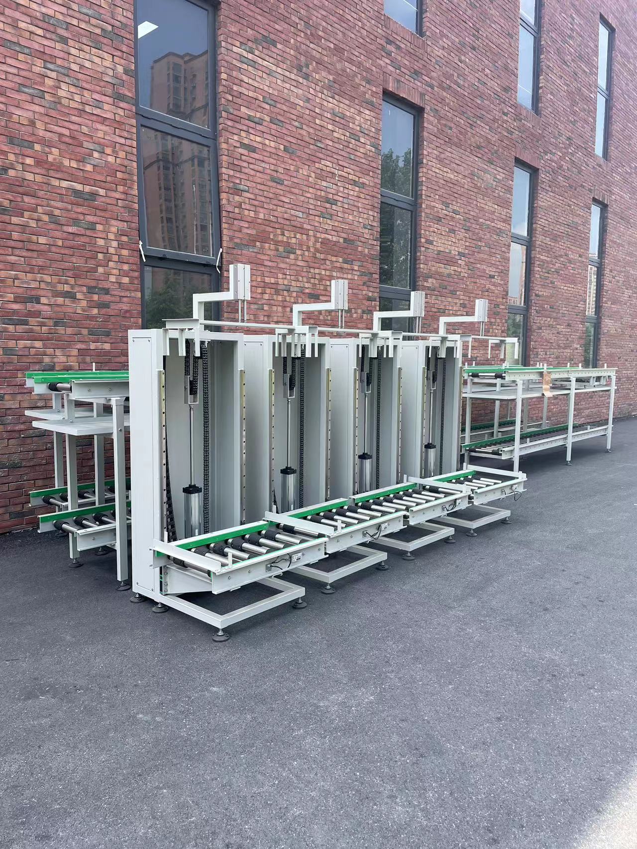 4臺滾筒輸送線發(fā)往合肥電池廠