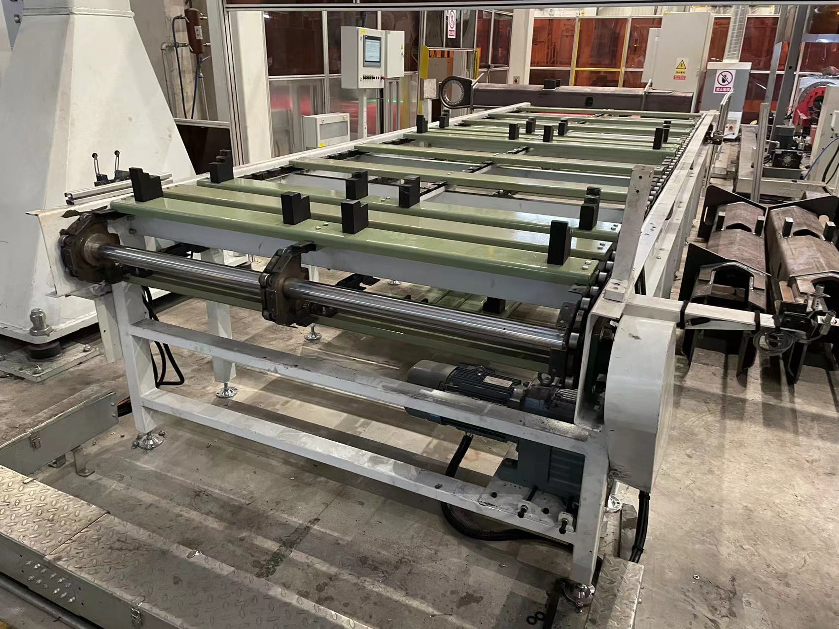 鏈板輸送機(jī)的特點(diǎn)